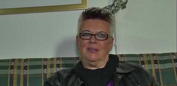 Deutsche Blonde BBW liebt zu ficken